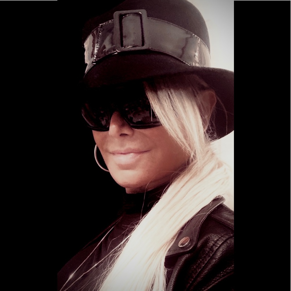 Black Felt Stylish Hat. One Size.